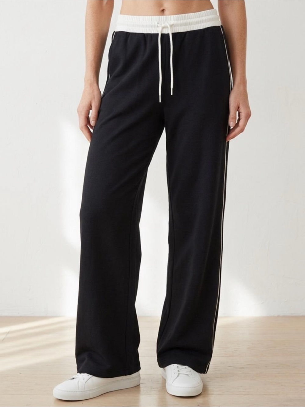 H&M Divided Wide-Leg Pull-On Track Pants in Black with White Piping Size XS NWOT
